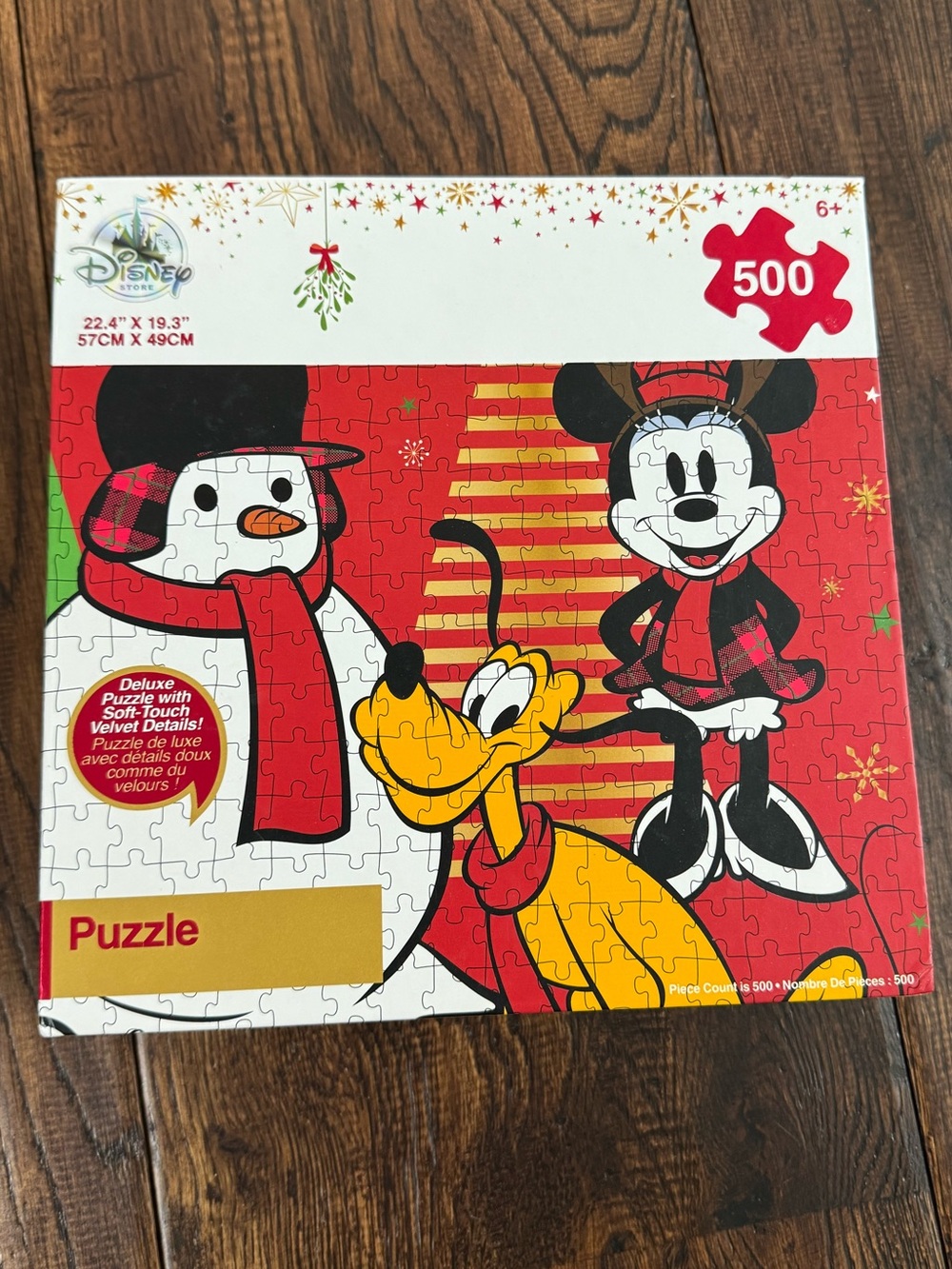 Disney Store Mickey Mouse Holiday 500 Piece Puzzle - Picture 2 of 14